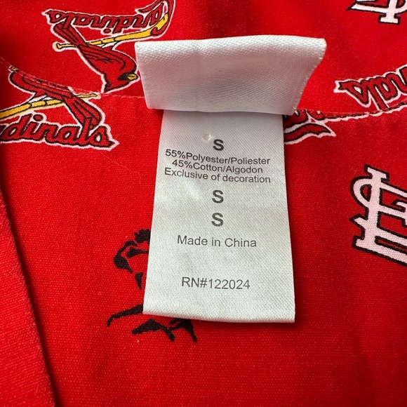 MLB St. Louis Cardinals Baseball Red Scrubs Top | Size Small - Picture 9 of 11